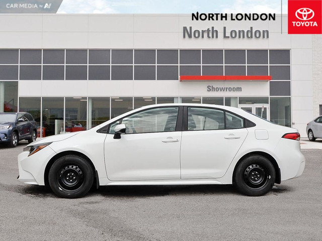 2022 Toyota Corolla LE CLEAN CARFAX - ONE OWNER - APPLE CARP... in Cars & Trucks in London - Image 3