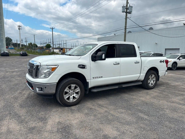 2017 Nissan Titan 4X4 CREW CAB SV | 5.6L V8 | NO ACCIDENTS in Cars & Trucks in City of Toronto