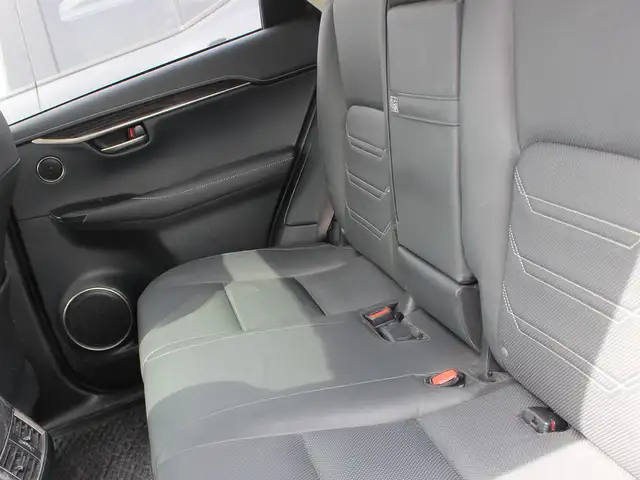 2018 Lexus NX300 FSPORT AWD w/ 2 Sets of Tires in Cars & Trucks in Calgary - Image 17