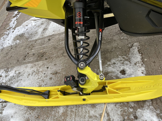 2022 Ski-Doo Renegade® X-RS® 850 E-TEC® - Yellow/Black in Snowmobiles in Charlottetown - Image 4