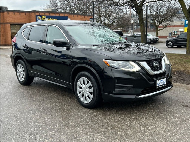  2018 Nissan Rogue Clean Carfax|Certified|Back Up Camera|Bluetoo in Cars & Trucks in City of Toronto - Image 2