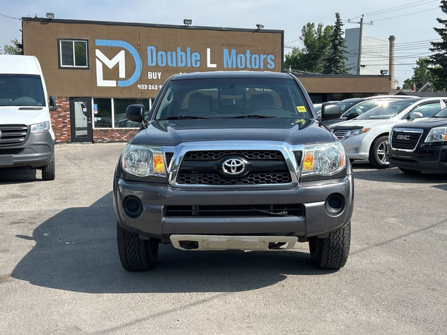 2011 Toyota Tacoma in Cars & Trucks in Calgary - Image 2