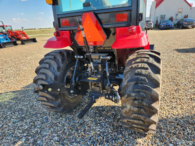 New 35HP Mahindra tractor with loader- 0% financing- NO DPF in Farming Equipment in Saskatoon - Image 4