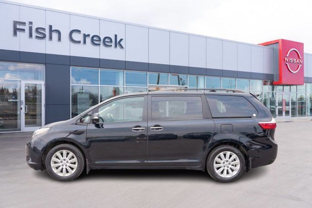 2015 Toyota Sienna Limited | 3.5L V6 | Seven Passenger Seating in Cars & Trucks in Calgary - Image 3