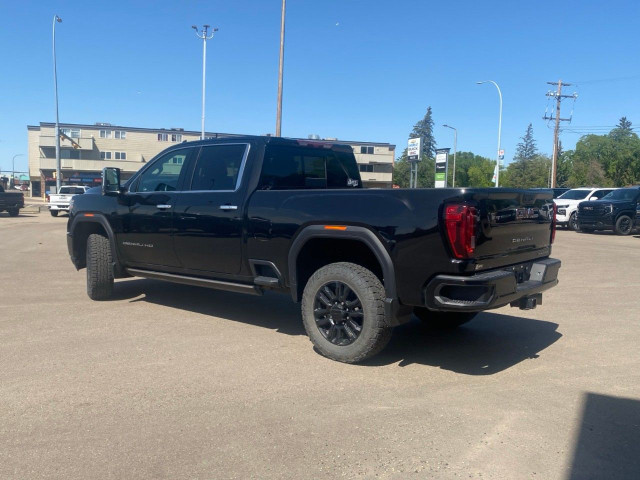 2022 GMC Sierra 3500HD in Cars & Trucks in Medicine Hat - Image 3