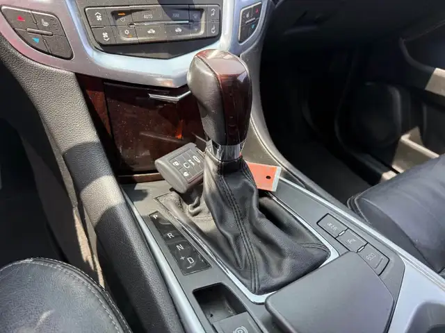 2012 Cadillac SRX Luxury / BRAND NEW HEADLIGHTS / BRAND NEW TIR in Cars & Trucks in Ottawa - Image 11