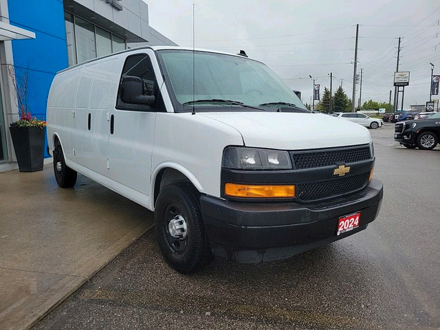 2024 Chevrolet Express 2500 Work Van RARE V8 EXPRESS LONG WHE... in Cars & Trucks in Markham / York Region - Image 3