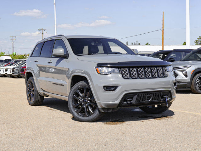 2021 Jeep Grand Cherokee Altitude 4x4 3.6L in Cars & Trucks in Edmonton - Image 2