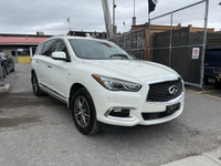 This 2017 Infiniti QX60 is a spacious and reliable SUV, perfect for driving in style and comfort. Wi... (image 6)