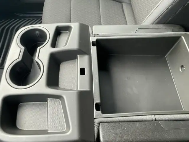 2025 GMC Sierra 1500 Crew Cab Standard Box 4-Wheel Drive SLE for in Cars & Trucks in Grande Prairie - Image 27