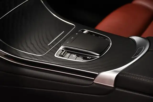2022 Mercedes-Benz GLC43 AMG 4MATIC SUV Ensemble haut de gamme,  in Cars & Trucks in Laval / North Shore - Image 21