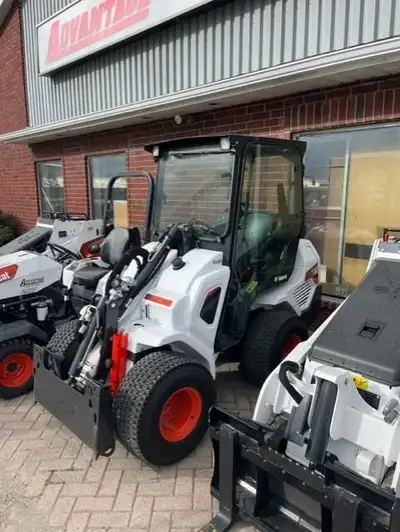 NEW Bobcat L28, heated cab, comfort package, power quick attach, radio, traction assist.