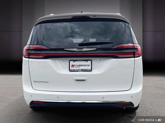 2024 Chrysler Pacifica Touring-L | Stow 'n Go | Heated Seats in Cars & Trucks in Cambridge - Image 4