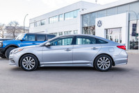 Premium LEATHER Interior - PANORAMIC Sunroof - NAVIGATION - TOUCHSCREEN Display - PREMIUM Audio - HE... (image 2)