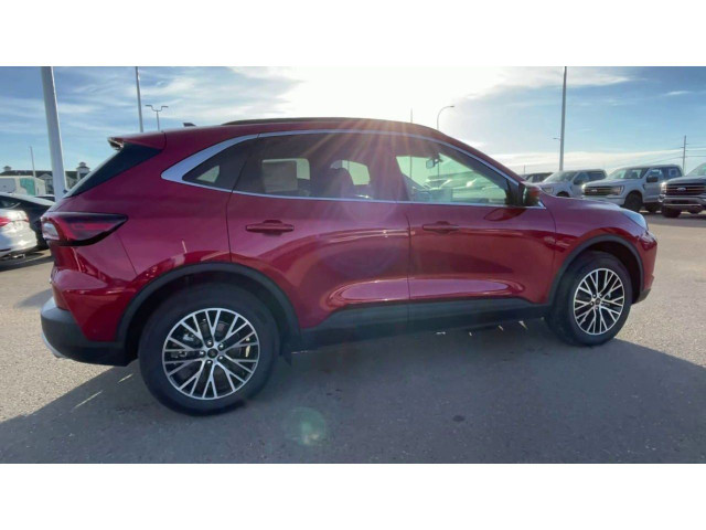  2023 Ford Escape PHEV HYBRID + TOW PKG &amp; MOONROOF in Cars & Trucks in Medicine Hat - Image 2