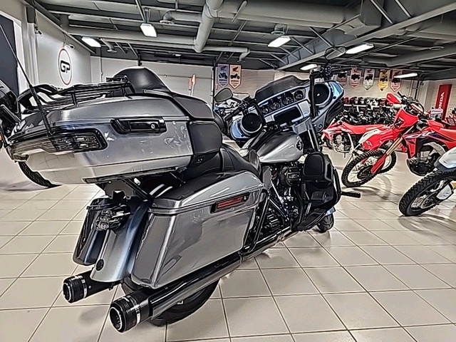 2019 Harley-Davidson CVO ULTRA LTD SPECIAL OFFER in Street, Cruisers & Choppers in Grande Prairie - Image 2