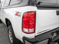Spare tire lock Single two-sided key Side guard door beams Restraint provisions child rear seat rear... (image 5)