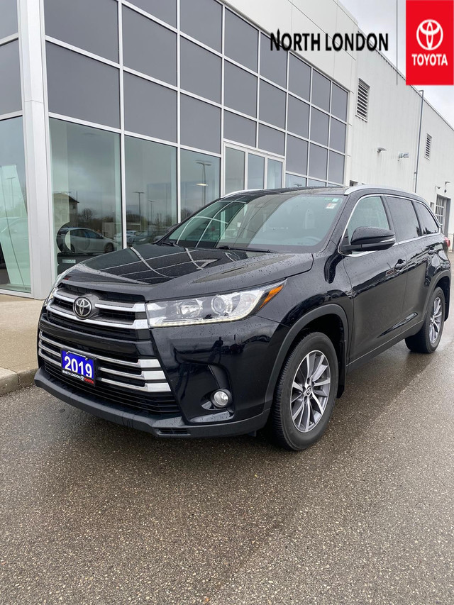 2019 Toyota Highlander XLE LOW MILEAGE AND LEATHER in Cars & Trucks in London