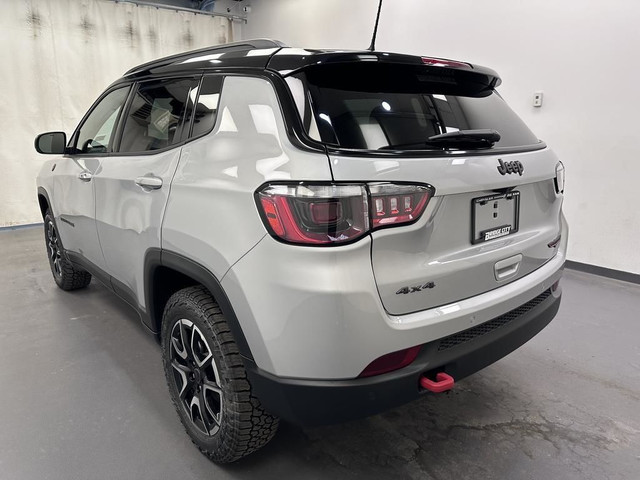 2025 Jeep Compass Trailhawk - Leather Seats in Cars & Trucks in Lethbridge - Image 4