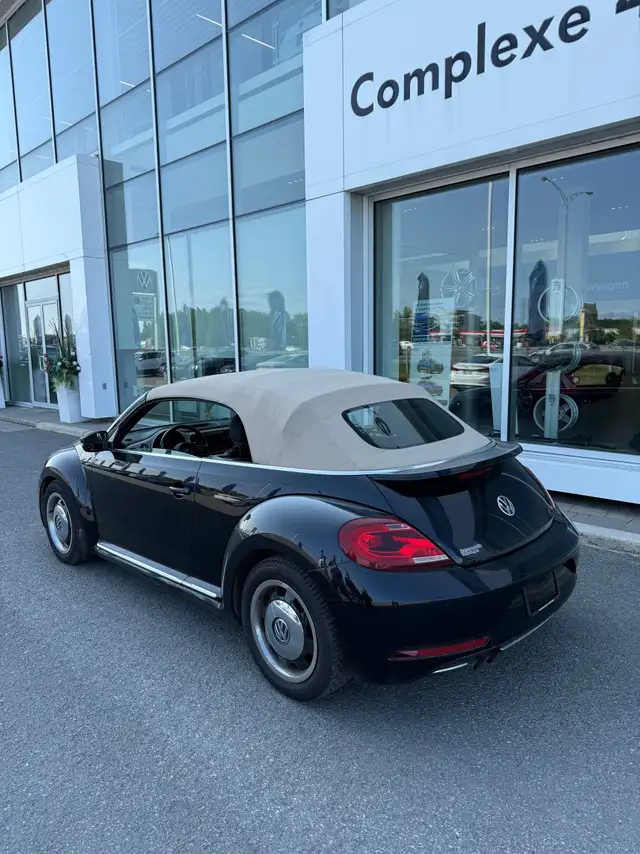 2018 Volkswagen Beetle Convertible Coast Blind spot,siège chauff in Cars & Trucks in Laval / North Shore - Image 7