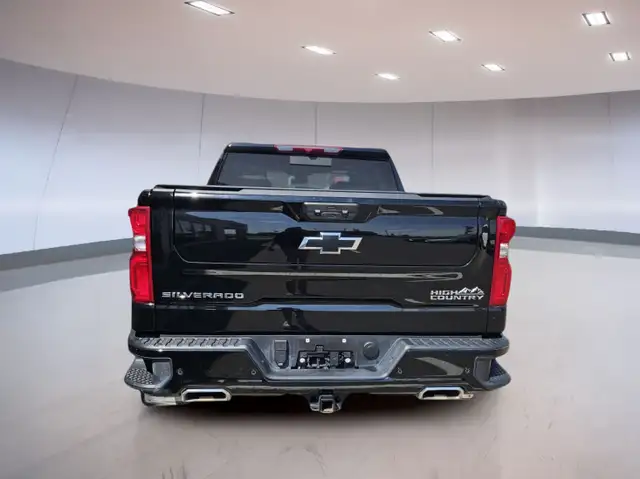Chevrolet Silverado 1500 High Country 2024 dans Autos et camions dans Medicine Hat - Image 7