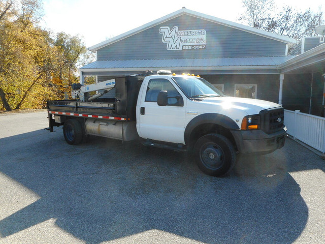  2006 Ford F-450 REG CAB/4X4/WITH CRANE! in Cars & Trucks in Portage la Prairie - Image 2