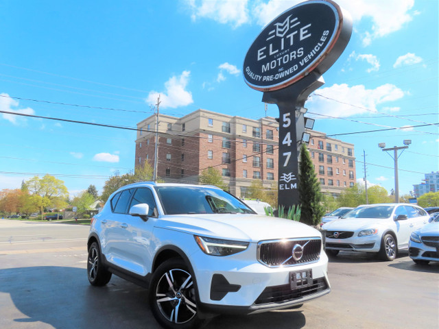 2023 Volvo XC40 B5 AWD Core - Navigation System - Leather !!! in Cars & Trucks in Oakville / Halton Region