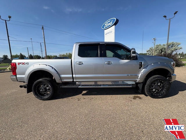 2021 Ford Super Duty F-350 SRW LARIAT in Cars & Trucks in Medicine Hat
