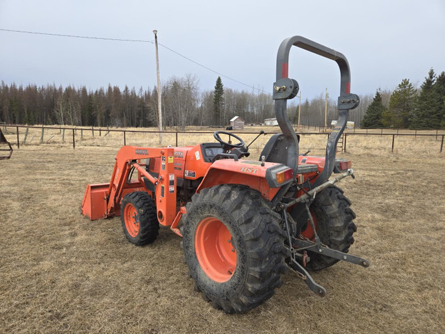 Kubota MFWD Utility Loader Tractor L3400HST in Farming Equipment in Edmonton - Image 4