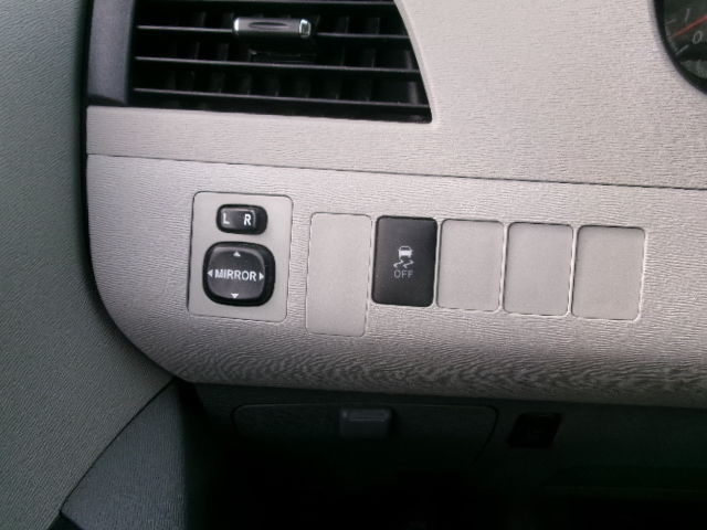 2014 Toyota Sienna LE   AWD in Cars & Trucks in Muskoka - Image 4