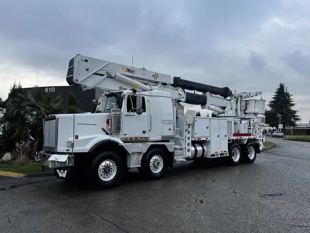 2011 Western Star 4900 Twin Steer DD15 Altec AH85A Bucket Truck in Heavy Trucks in Delta/Surrey/Langley - Image 7