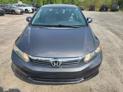 2012 Honda Civic LX (Certified Ontario and Quebec) Clean title Bluetooth Heated Seats AC Conditioner...