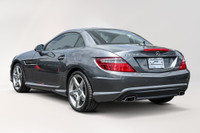 Rare SLK 350 Cabrio avec AMG Package*Intérieur Designo 2 Tones* Extérieur Gris. Très Bas kilométrage... (image 5)