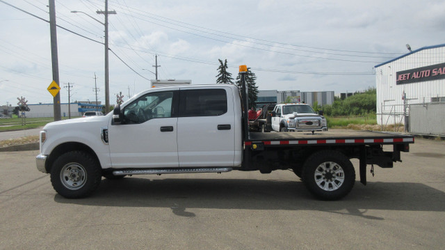 2019 Ford F-350 XLT CREW CAB FLAT DECK in Cars & Trucks in Edmonton