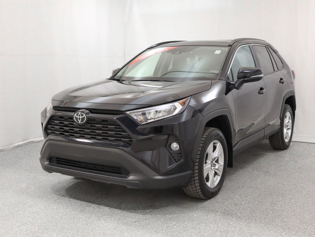 2020 Toyota RAV4 XLE TOIT OUVRANT, SIÈGES ET VOLANT CHAUFFANTS,  in Cars & Trucks in Longueuil / South Shore