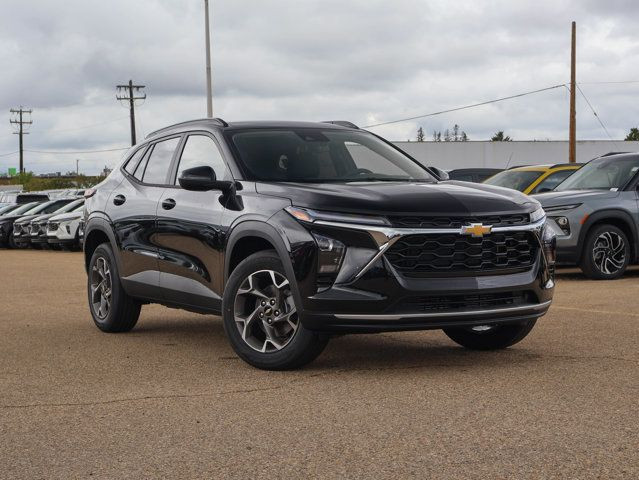 2025 Chevrolet Trax LT in Cars & Trucks in Edmonton - Image 2