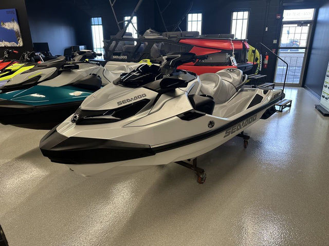 2024 Sea-Doo GTX Limited 300 White Pearl Premium in Personal Watercraft in Calgary - Image 4