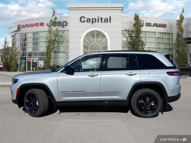 2025 Jeep Grand Cherokee Limited | Luxury Tech Group II in Cars & Trucks in Edmonton - Image 2