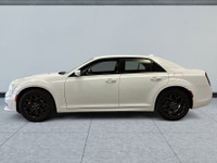 Chrysler 300 Touring L AWD 2022 Elegance, confort et traction integrale. Disponible maintenant chez... (image 4)