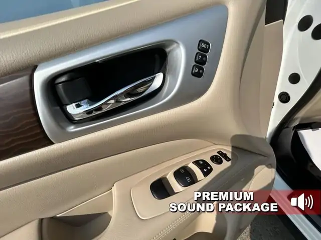 2019 Nissan Pathfinder 4x4 Platinum - Sunroof in Cars & Trucks in Edmonton - Image 16