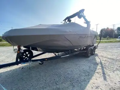 Mirabel Granby Moomba Max 2022 Moteur / Engine : Indmar 6.2L Ford Raptor 400 Heures / Hours : 24 Lon...