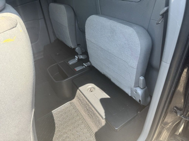 2013 Toyota Tacoma Base V6 4x4 Access Cab 127.4 in. WB in Cars & Trucks in City of Toronto - Image 4