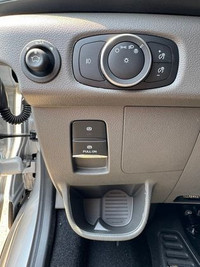 AMVIC Licensed Engine: V6 Cylinder Engine 3.5L Safety Equipment ABS And Driveline Traction Control S... (image 9)