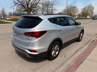2018 Hyundai Santa Fe Sport SE 2.4L AWD,excellent conditions,one owner local vehicle,clean carfax,sa... (image 8)