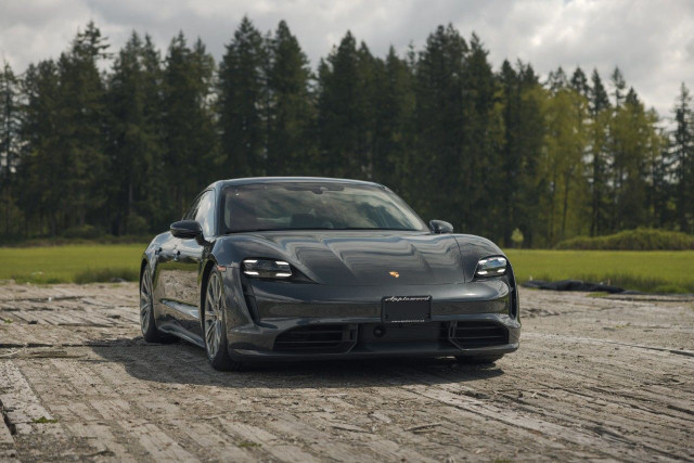 2020 Porsche Taycan in Cars & Trucks in Delta/Surrey/Langley - Image 3