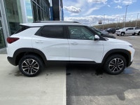 Presenting the 2025 Chevrolet Trailblazer, a standout performer in Cypress Grey, showcasing design f... (image 9)