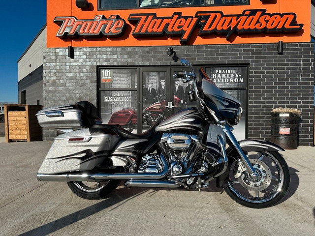 2015 Harley-Davidson CVO Street Glide in Street, Cruisers & Choppers in Regina