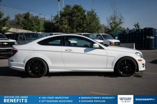 2015 Mercedes-Benz C-Class C 3504MATIC® | LOW KM | BEAUTIFUL CON in Cars & Trucks in Calgary - Image 5
