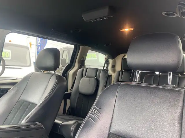 2016 Dodge Grand Caravan SXT Premium Plus ~Power Seat ~Rear Air  in Cars & Trucks in Barrie - Image 7