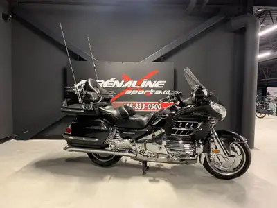 2010 Honda GL1800AL HONDA GL1800AL (GOLDWING) 2010 SEULEMENT 117666 KILOMÈTRES ! SUPER GOLDWING BEAU...